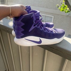 Mens size 14 nike purple hyperdunks